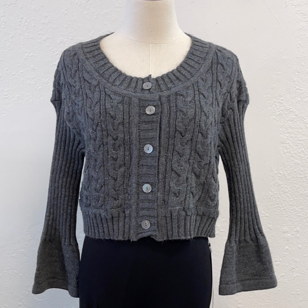 T-studio bell sweater